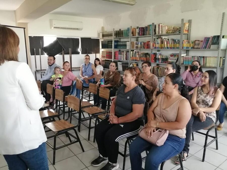 Taller grupal impartido por Lizeth Navarro